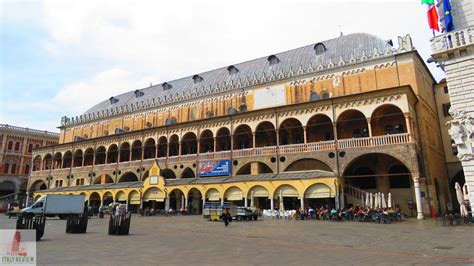 The heart of Padua: Piazza delle Erbe 